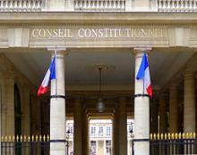 Source de l'image https://commons.wikimedia.org/wiki/File:Conseil_constitutionnel,_Paris_%282011%29.jpg